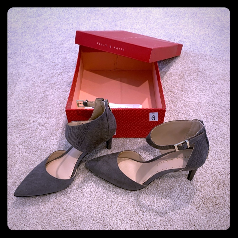 New beautiful gray heels